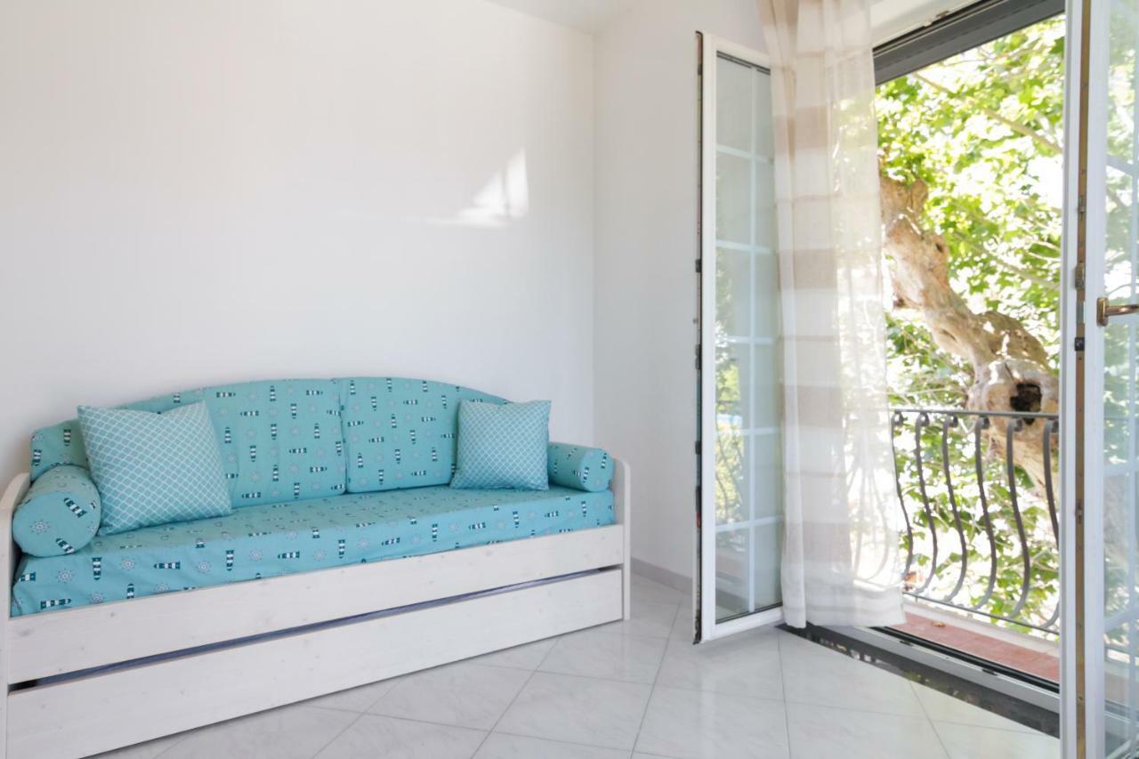 Aquamarine Relaxing Capri Suites Dış mekan fotoğraf