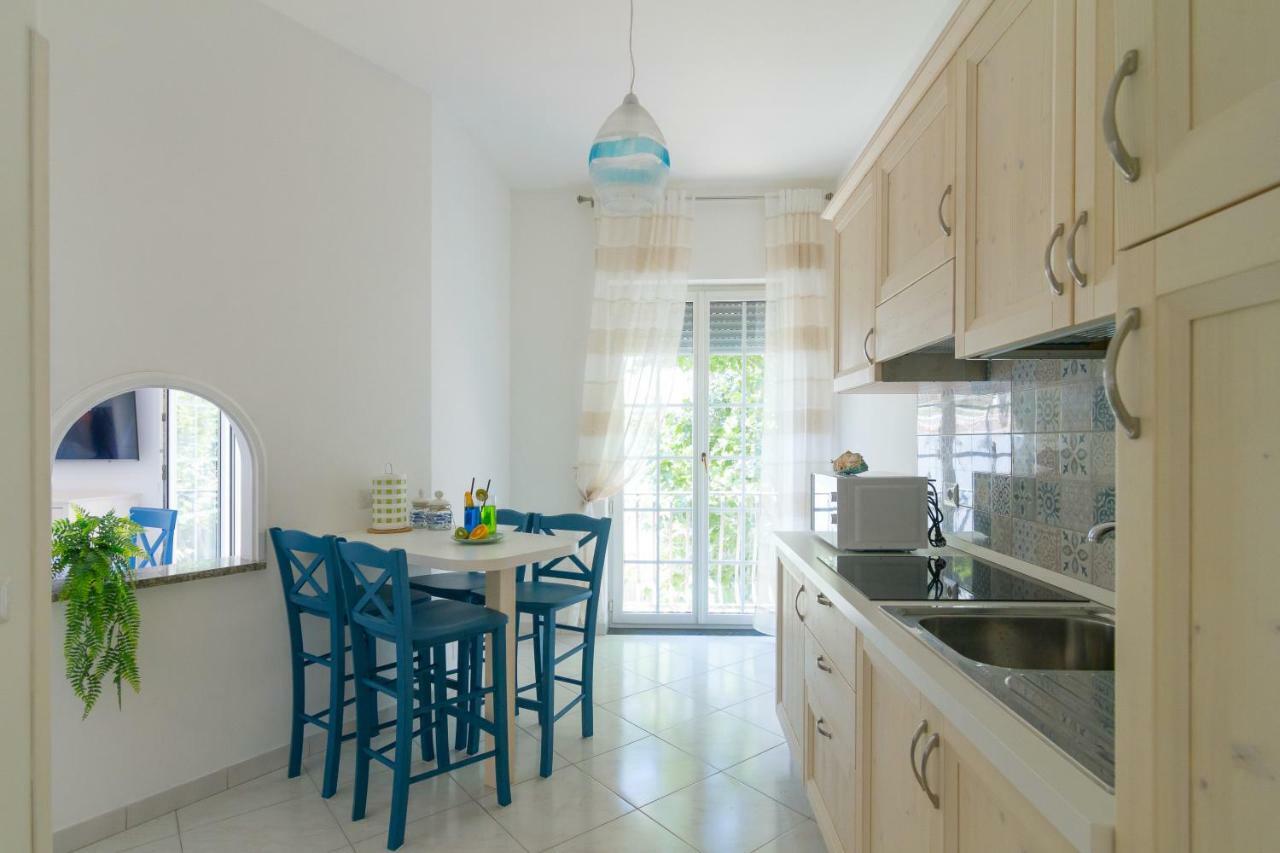 Aquamarine Relaxing Capri Suites Dış mekan fotoğraf