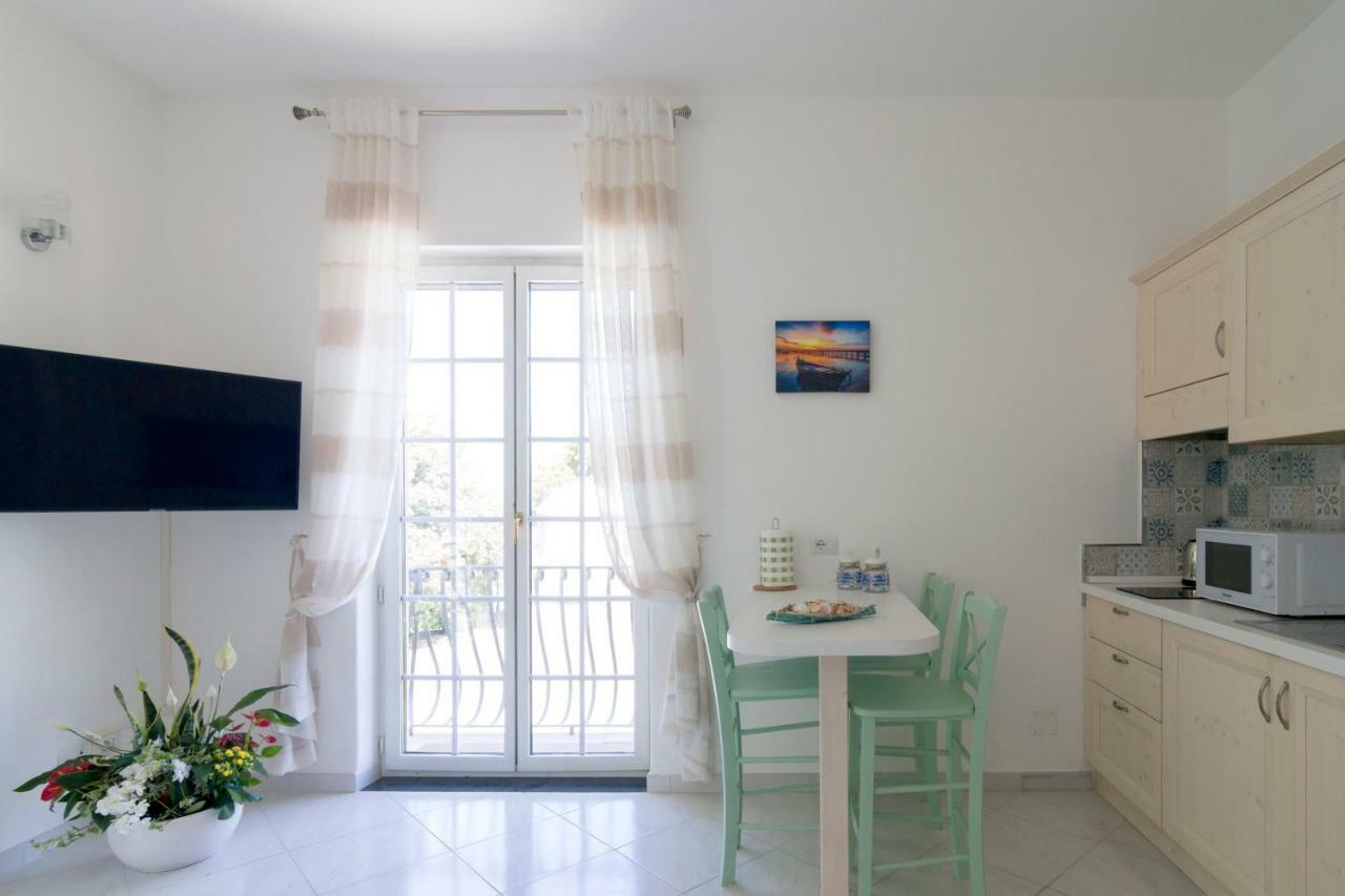 Aquamarine Relaxing Capri Suites Dış mekan fotoğraf