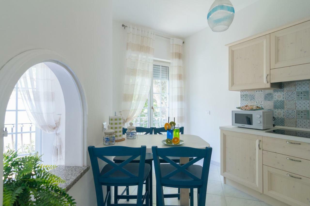 Aquamarine Relaxing Capri Suites Dış mekan fotoğraf